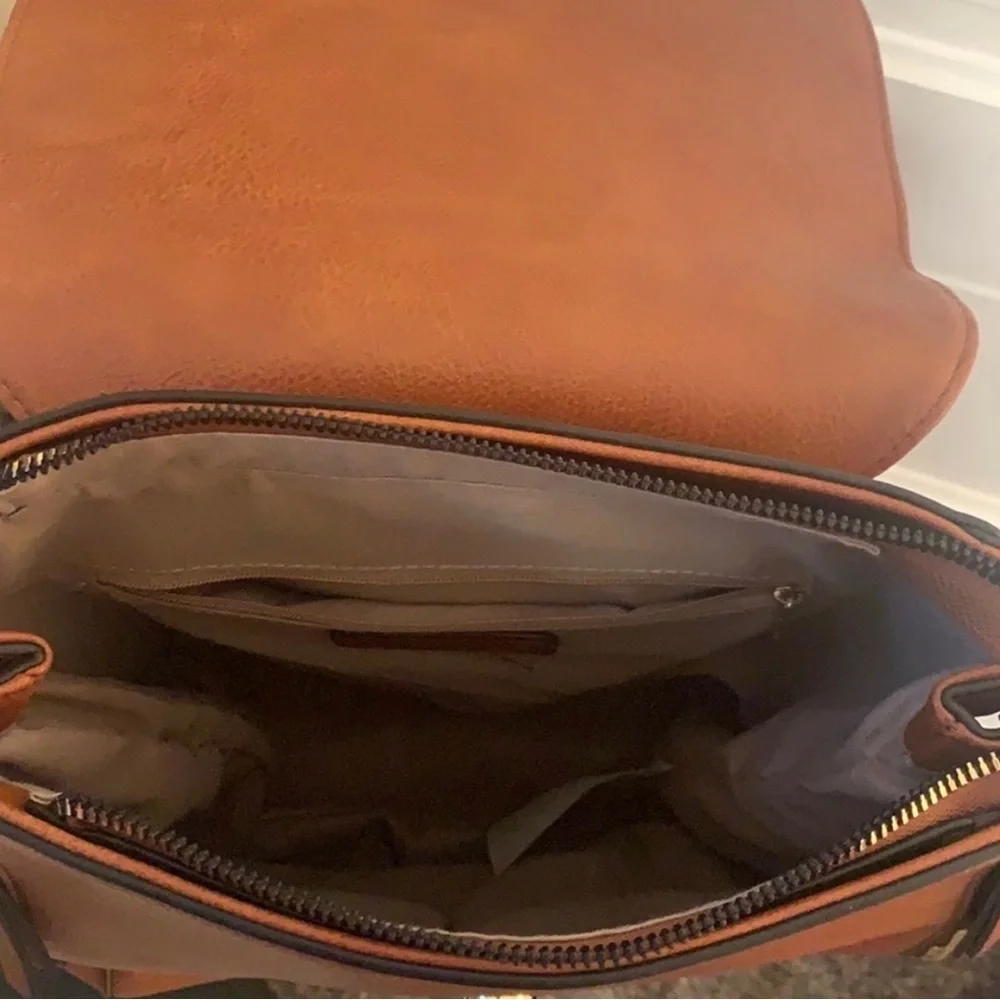 LIKE NEW GUSSACI Backpack/Handbag Vegan leather NO FLAWS